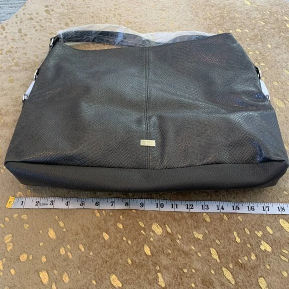 Thirty-One Fashion Games in City Charcoal Snake